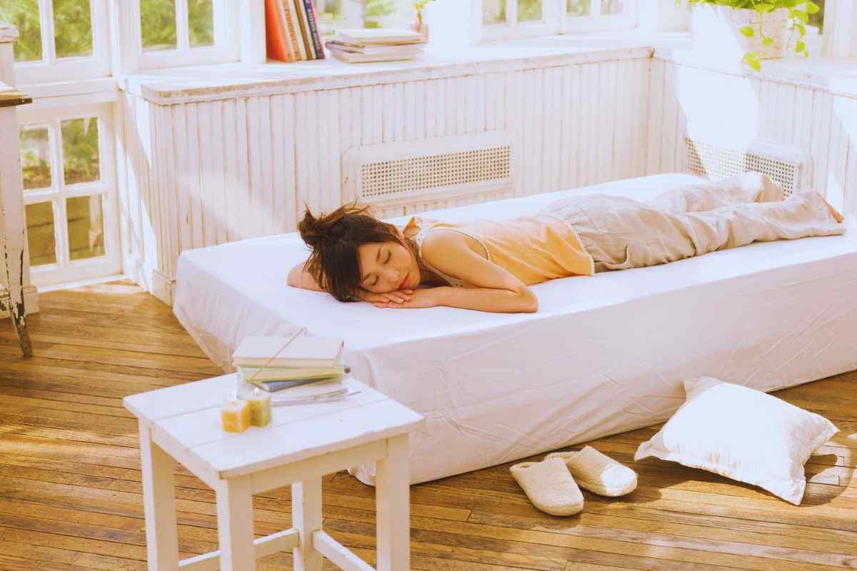 Se ti addormenti dopo mangiato, leggi prima qua: cosa accade a stomaco e metabolismo 2 dormire dopo il pranzo: i vantaggi