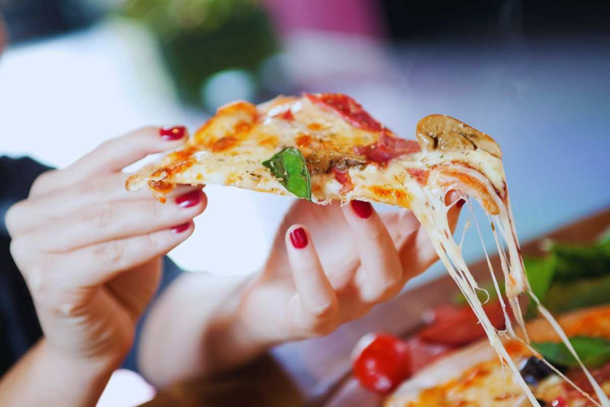 Hai sempre sbagliato a mangiare la pizza: ecco la verità (scientifica) sulla fetta perfetta 2 la fetta di pizza e il teorema scientifico