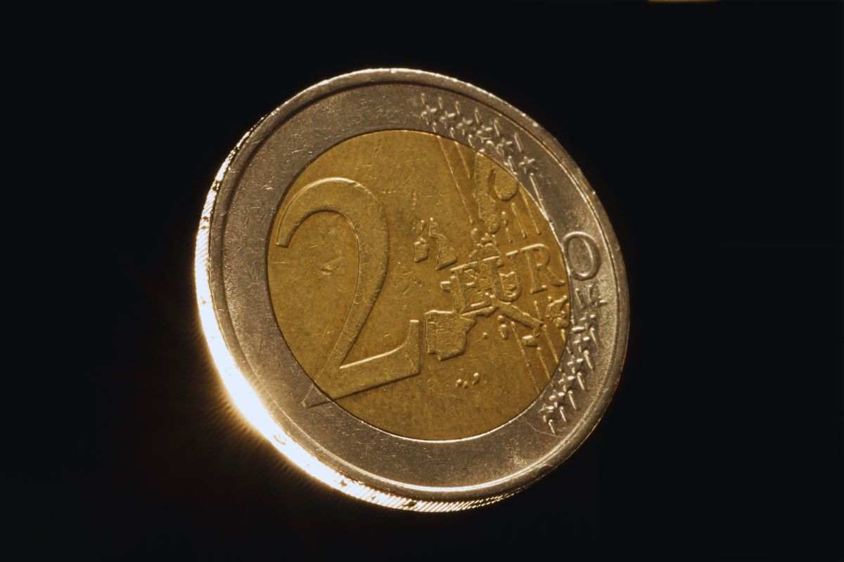 Moneta da 2 euro rarissima, oggi vale più di 10.000 euro: potresti averla senza saperlo 2 la moneta rara da 2 euro