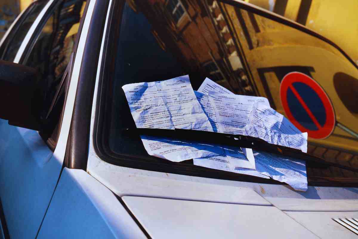 Nuova sentenza sulle multe stradali: ora rischi fino a 1.100 euro, ma c’è un modo sicuro per evitarle 2 pagamenti delle multe stradali