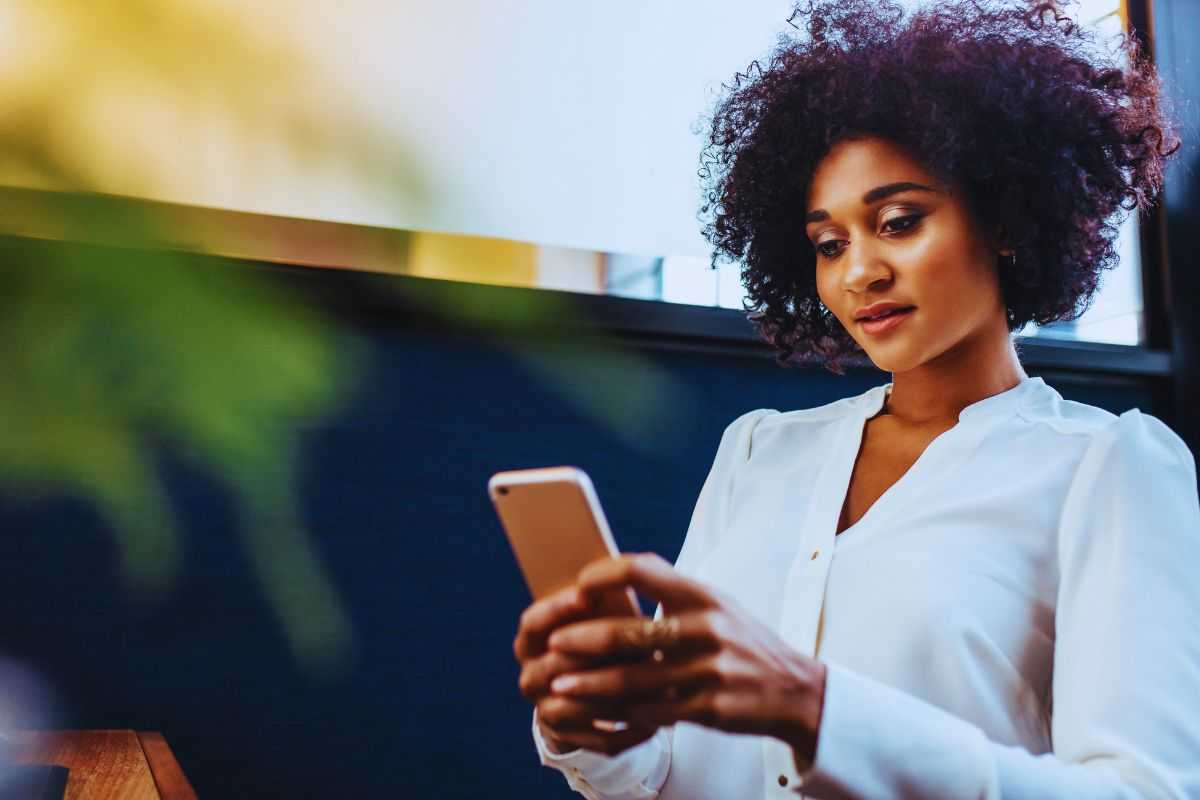 Strabismo da smartphone e pc la scoperta è incredibile: ecco cosa devi cambiare subito 2 troppo uso di schermi e strabismo