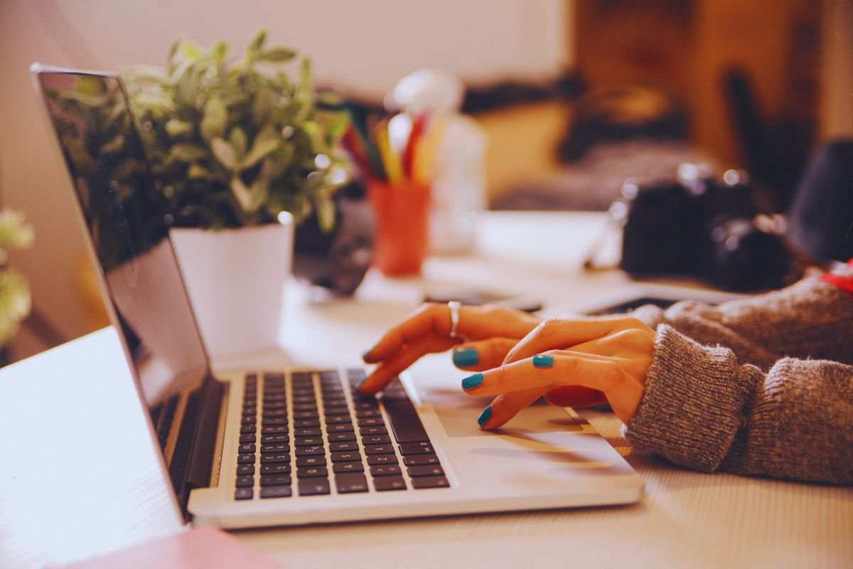 Tantissimi utenti l'hanno sul PC, attenzione da oggi rischi multe salate e guai legali 2 privacy e vpn